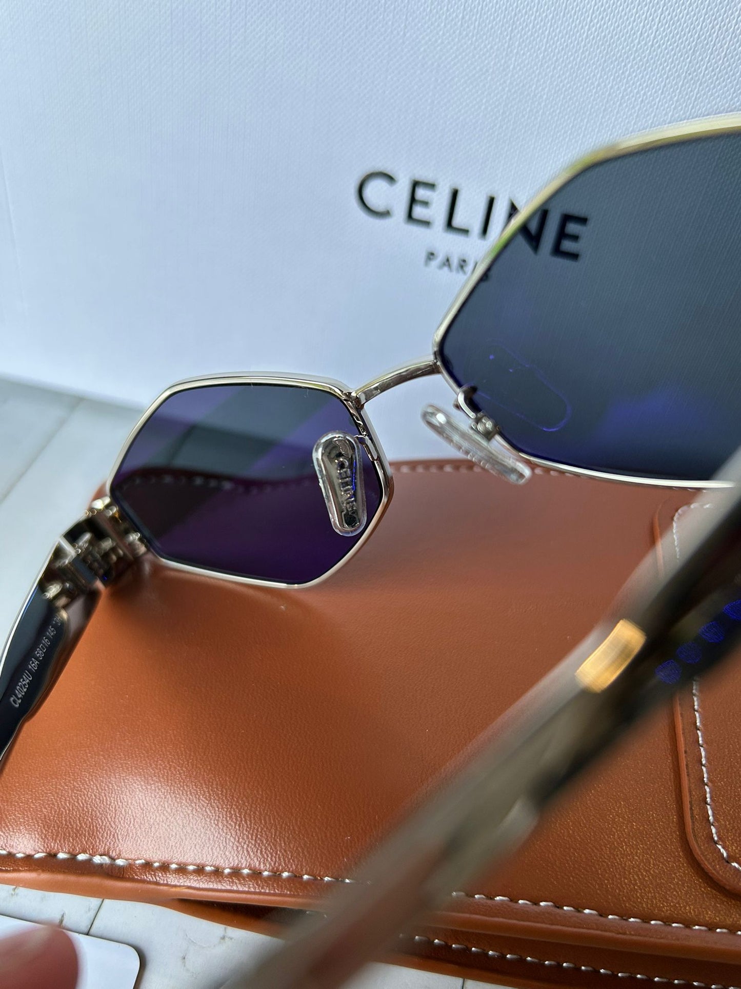 Óculos Celine Hexagonais Dourados Lente Preta Premium