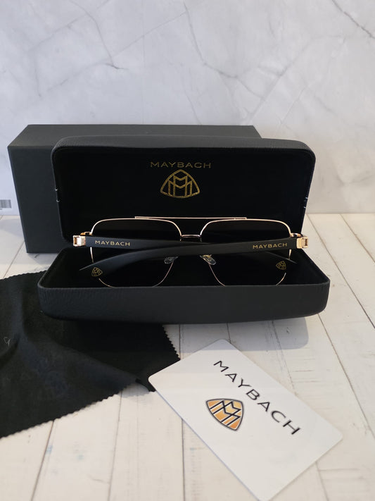 Maybach Modelo 23186 – Preto e Dourado