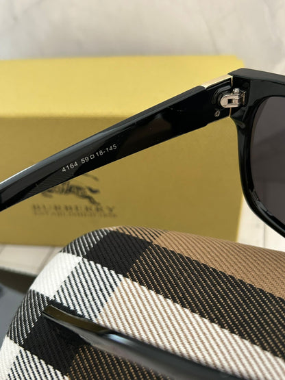 Burberry Heritage Black 👩🧔