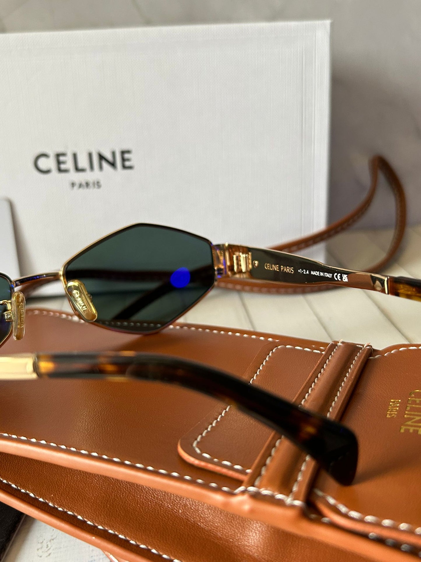 Óculos Celine Hexagonais Dourados Lente Verde Preta Premium