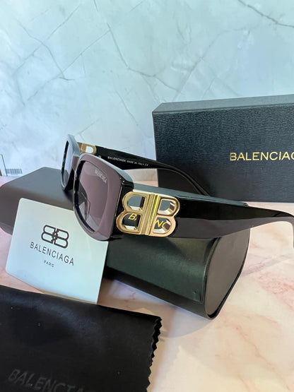 Balenciaga 🧔👩