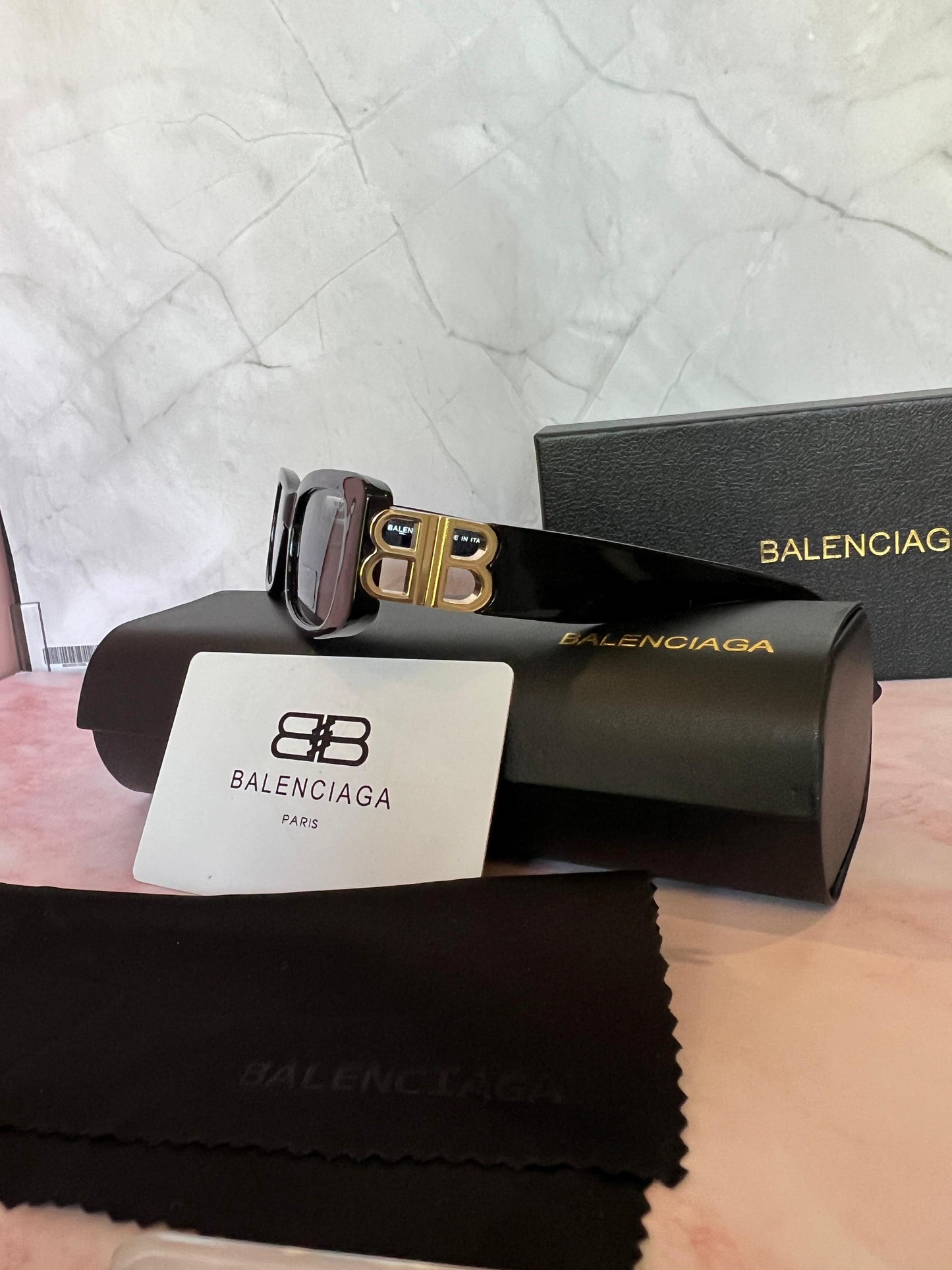Balenciaga 🧔👩