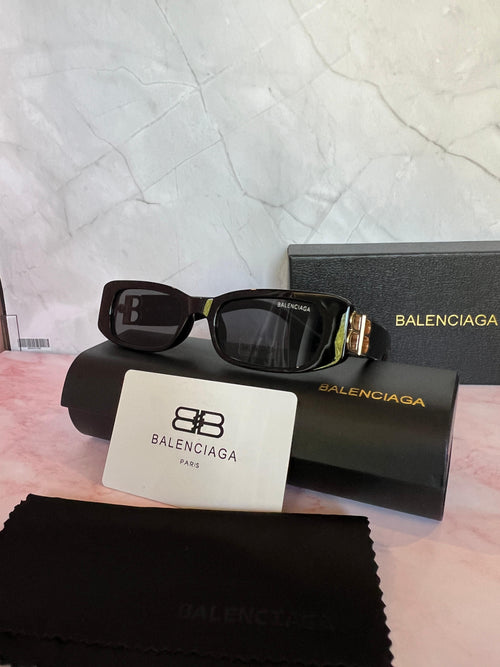 Balenciaga 🧔👩