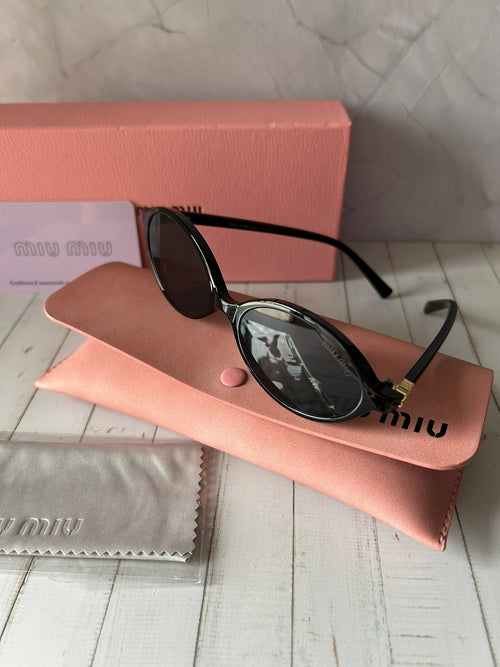 Miu Miu Preto👩