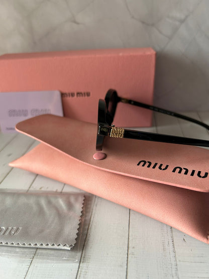 Miu Miu Preto👩